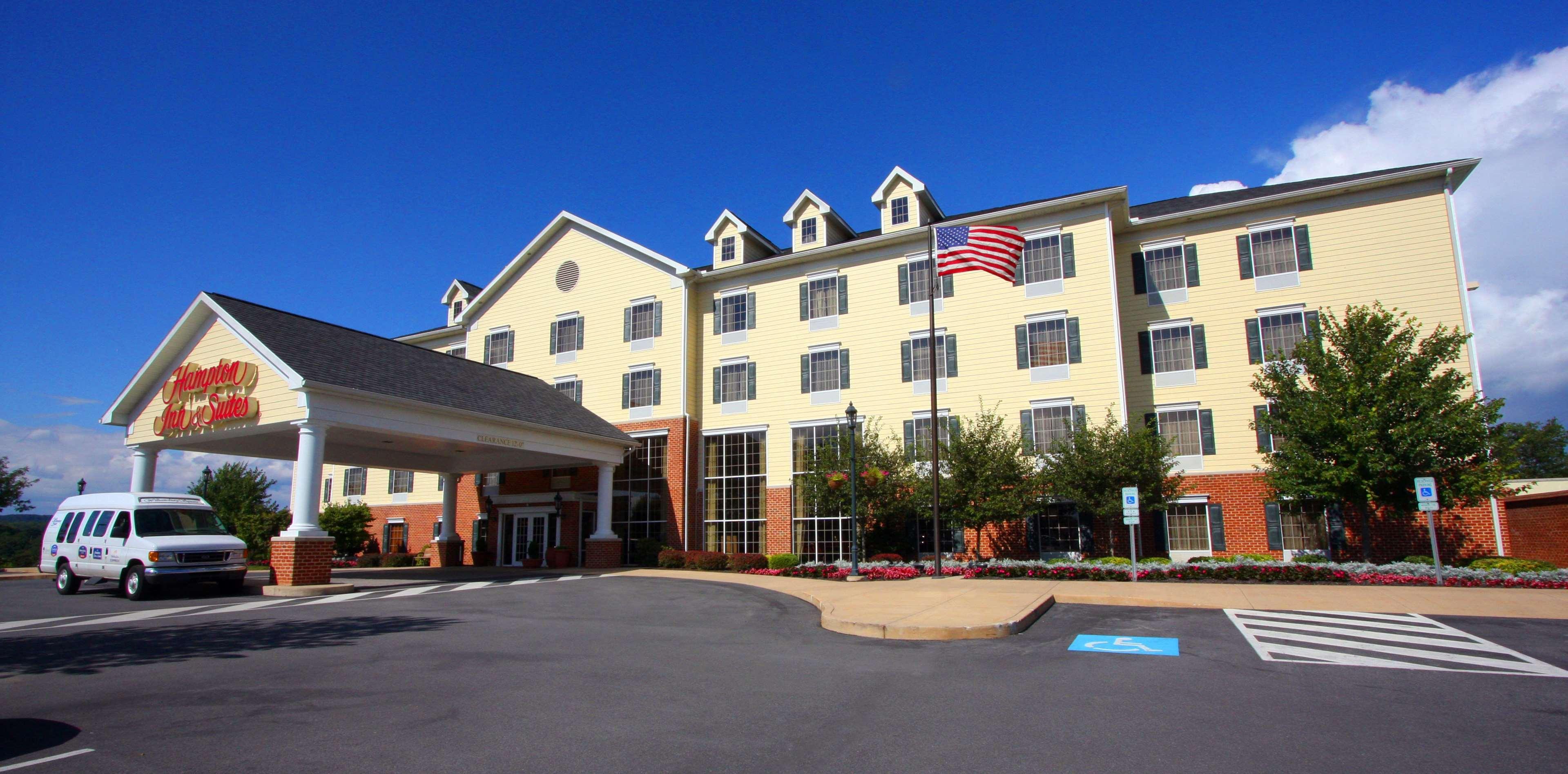 Hampton Inn & Suites State College At Williamsburg Square Εξωτερικό φωτογραφία