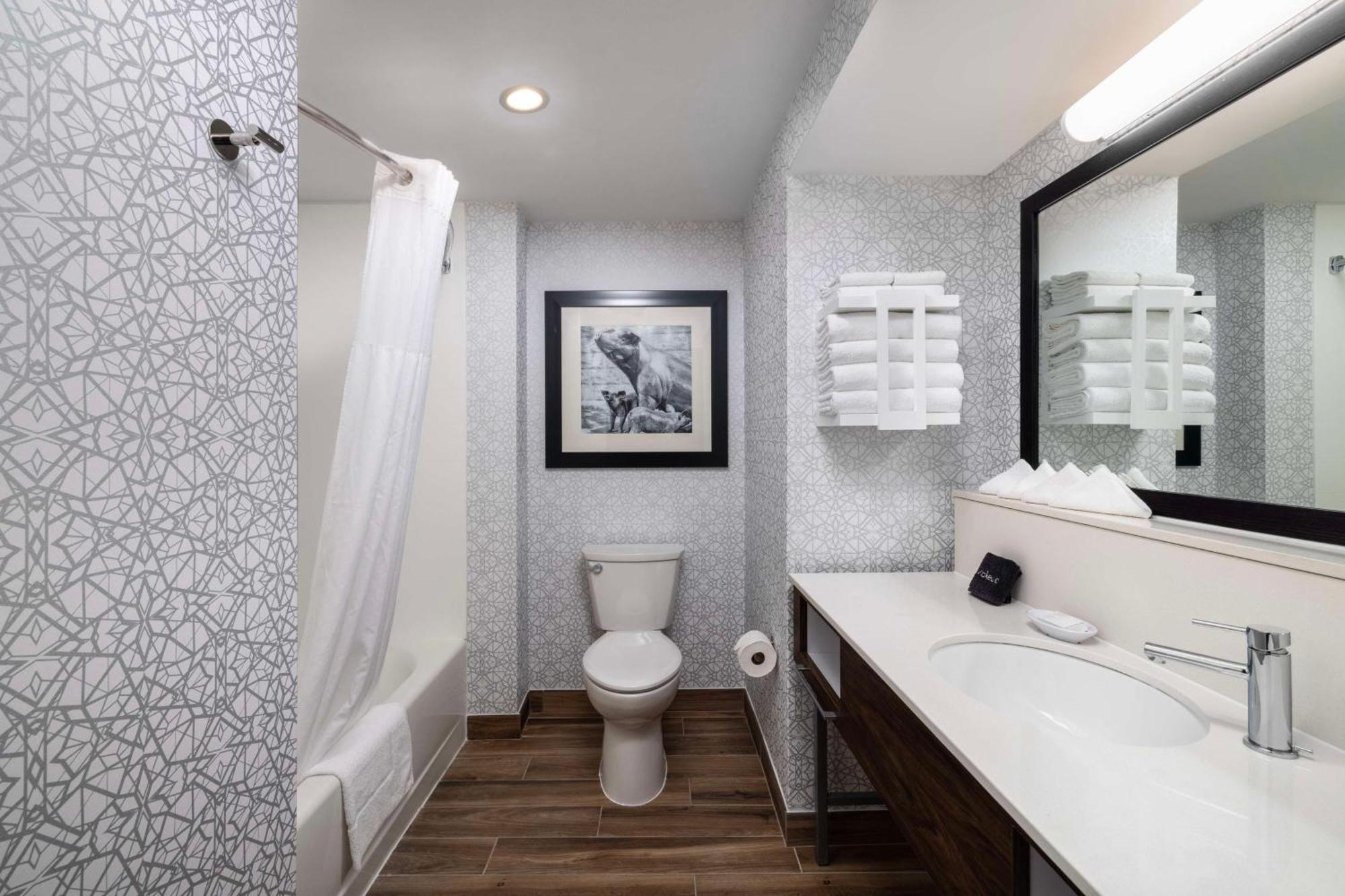 Hampton Inn & Suites State College At Williamsburg Square Εξωτερικό φωτογραφία