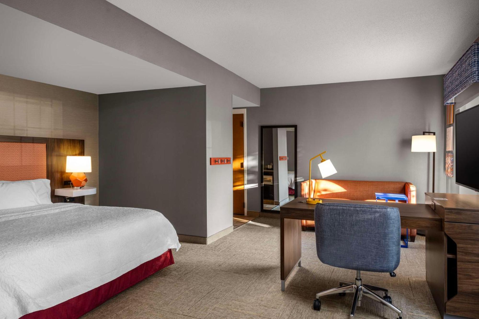 Hampton Inn & Suites State College At Williamsburg Square Εξωτερικό φωτογραφία