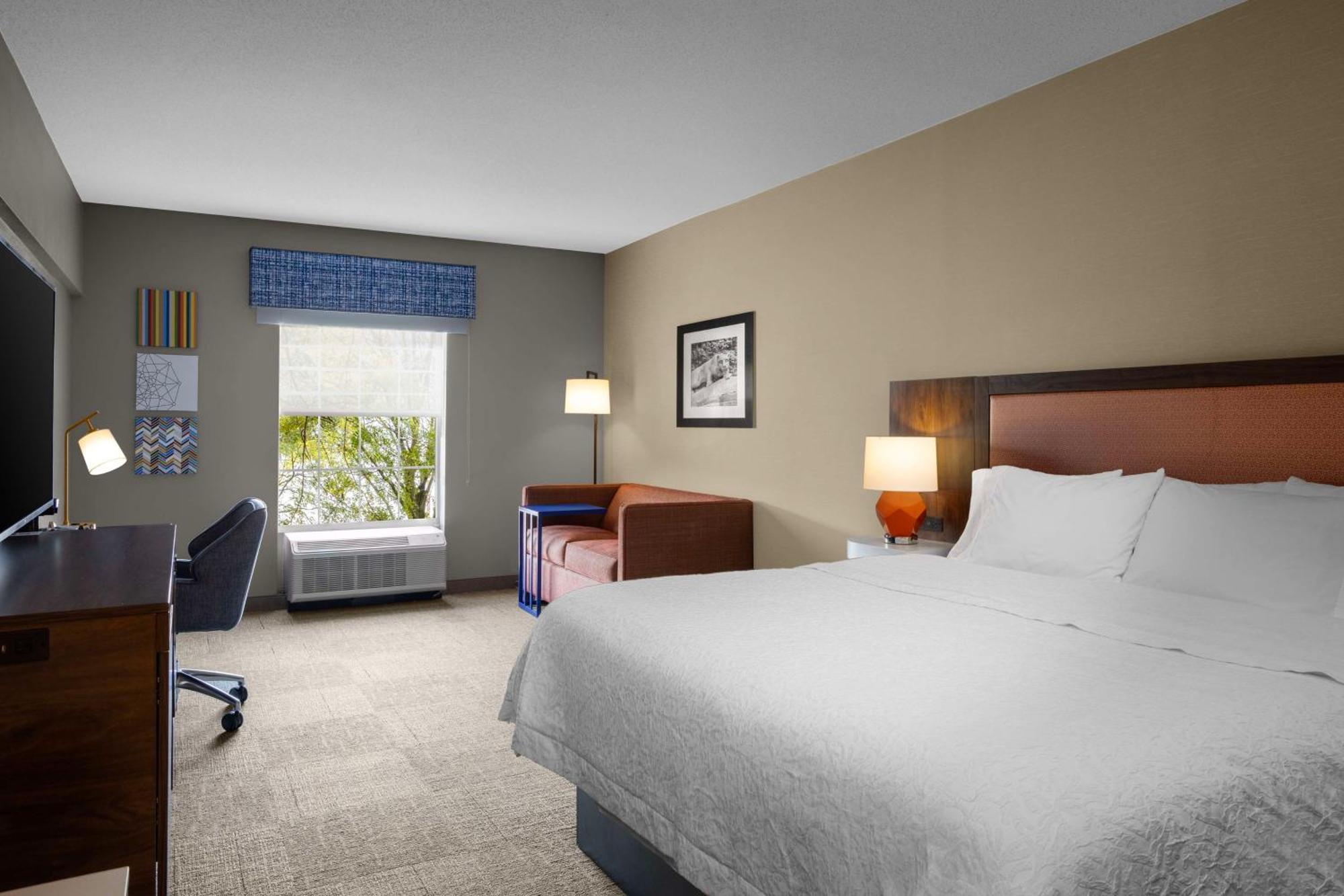 Hampton Inn & Suites State College At Williamsburg Square Εξωτερικό φωτογραφία