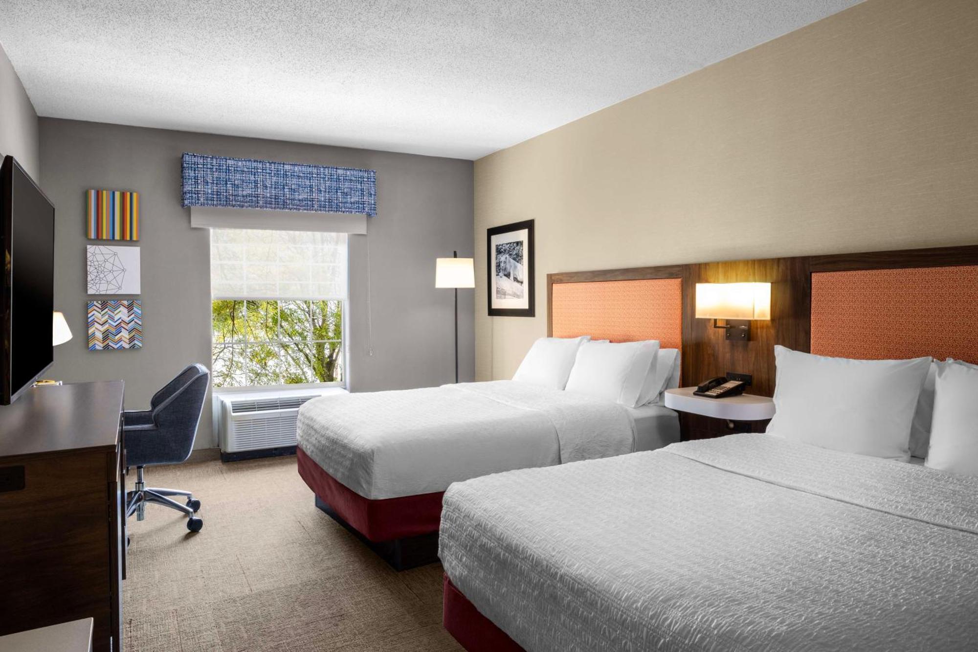 Hampton Inn & Suites State College At Williamsburg Square Εξωτερικό φωτογραφία