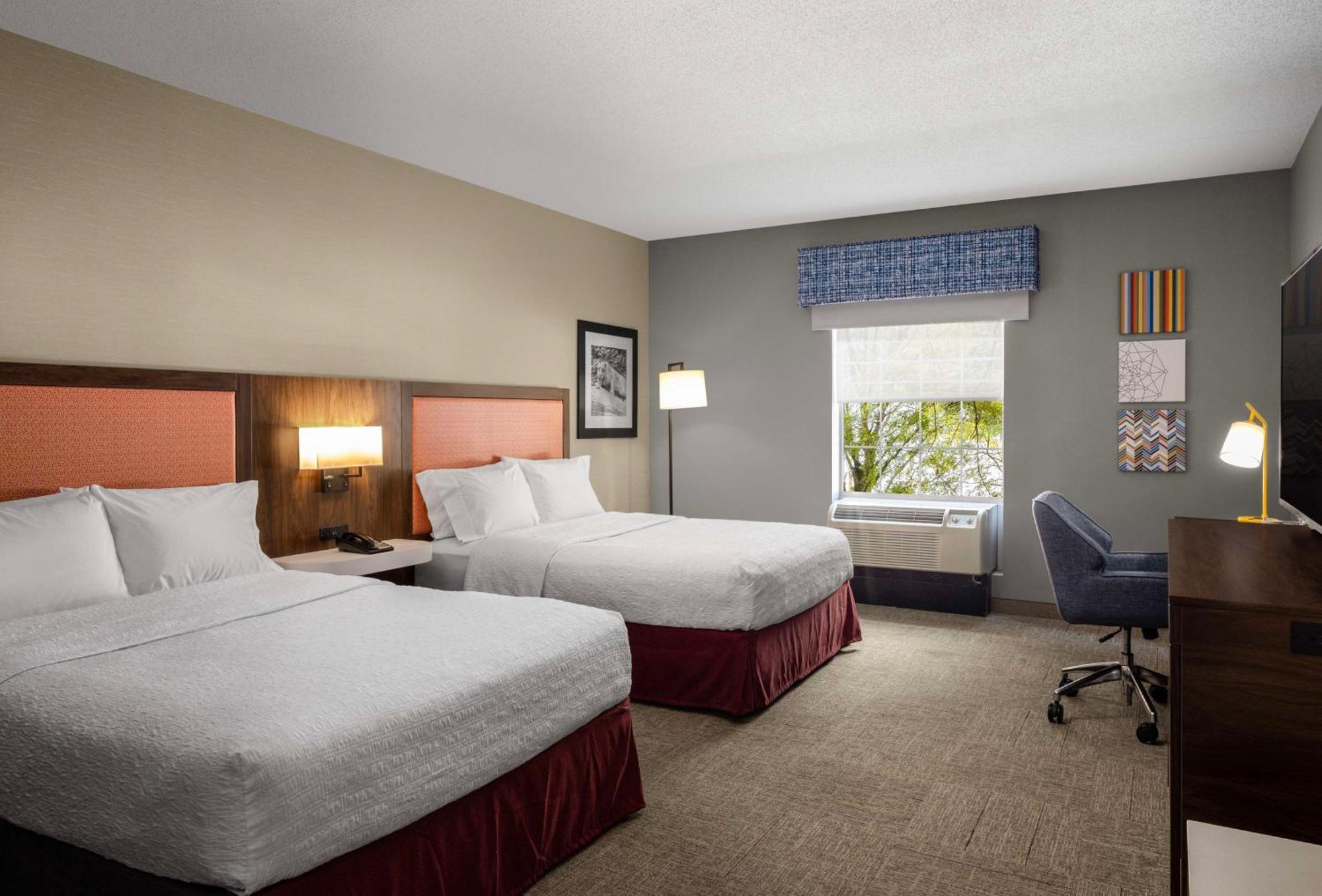 Hampton Inn & Suites State College At Williamsburg Square Εξωτερικό φωτογραφία