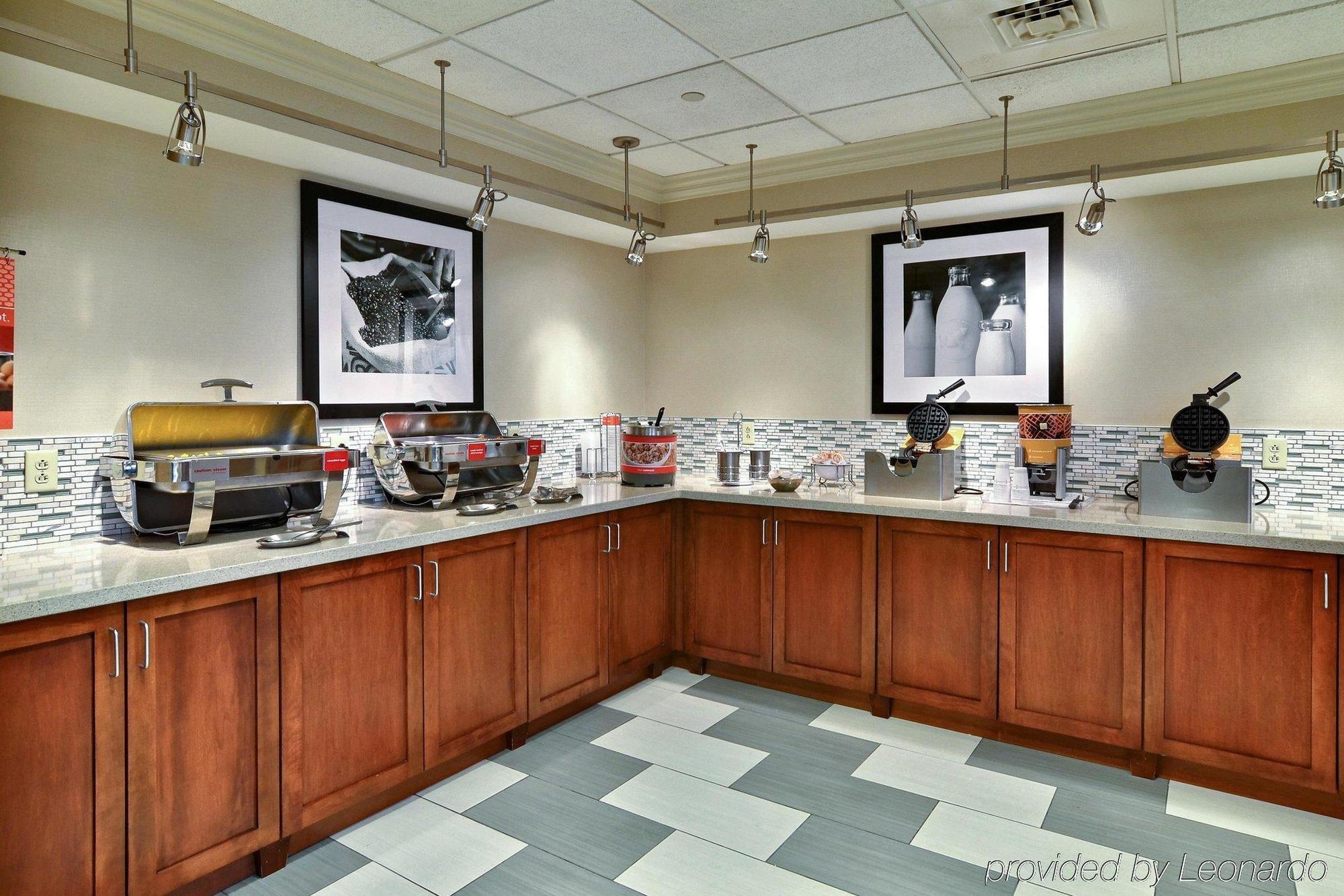 Hampton Inn & Suites State College At Williamsburg Square Εξωτερικό φωτογραφία