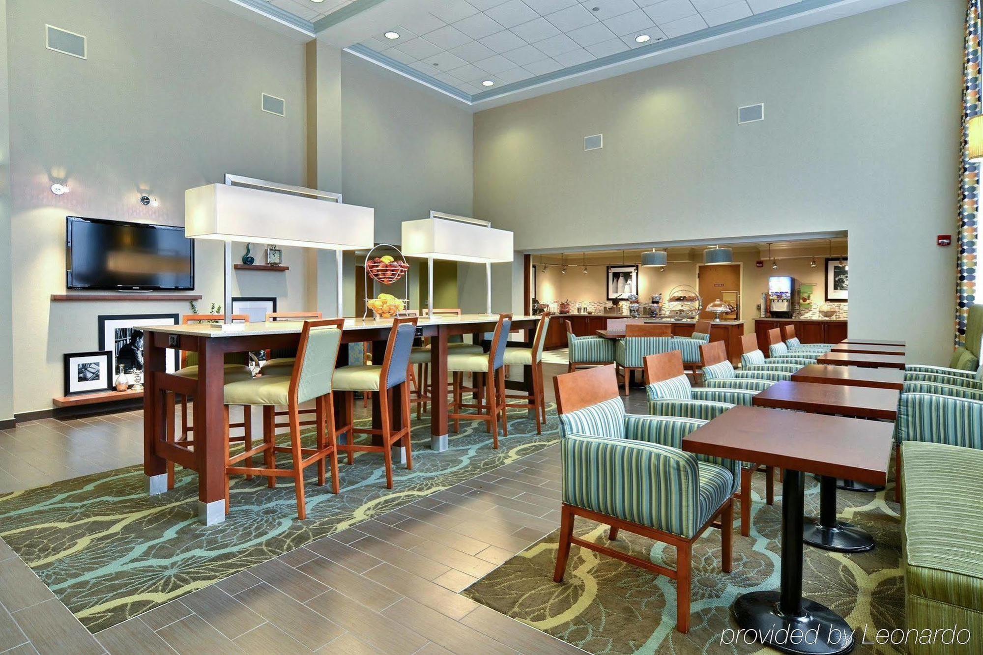 Hampton Inn & Suites State College At Williamsburg Square Εξωτερικό φωτογραφία
