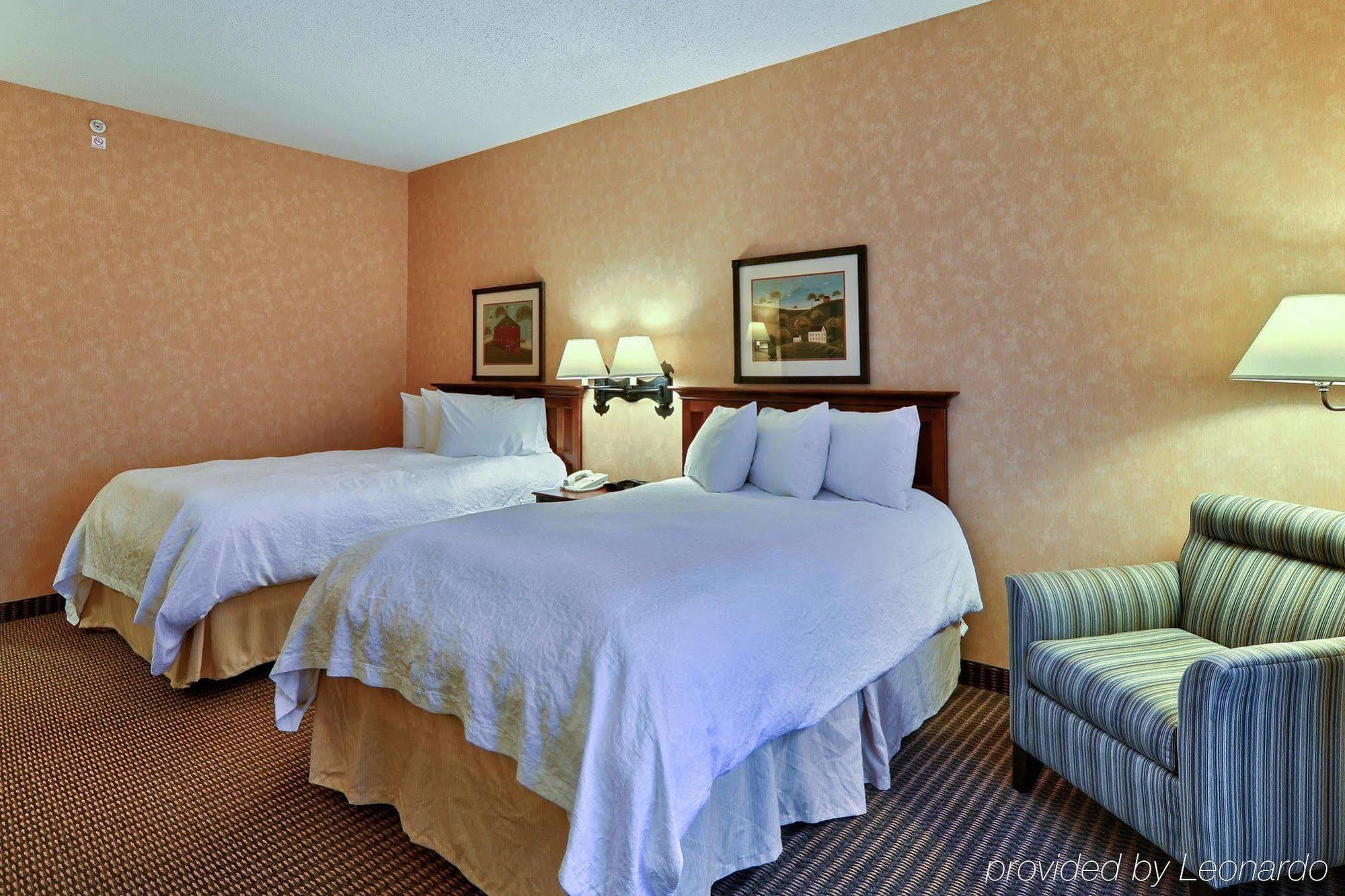 Hampton Inn & Suites State College At Williamsburg Square Εξωτερικό φωτογραφία