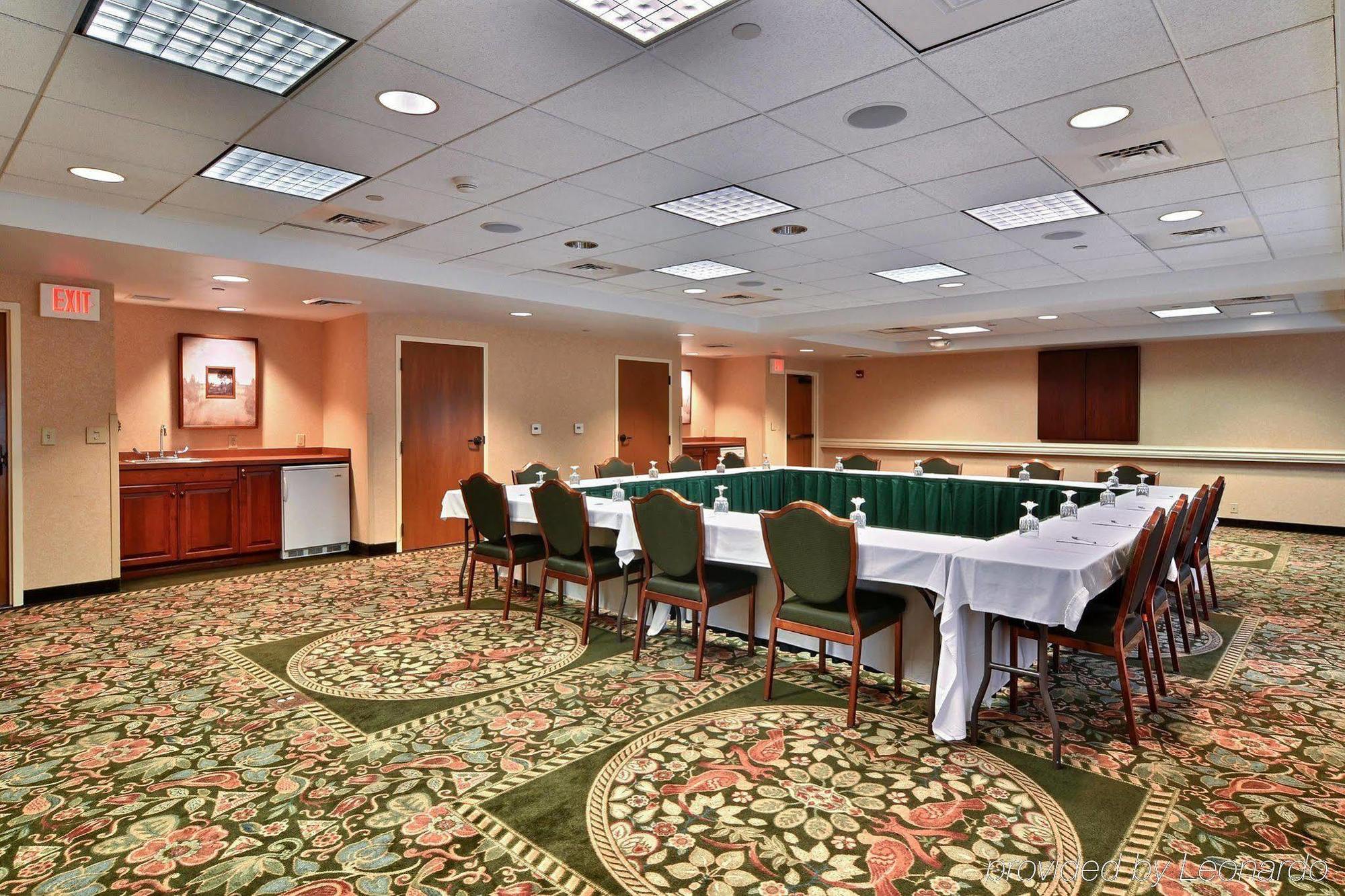 Hampton Inn & Suites State College At Williamsburg Square Εξωτερικό φωτογραφία